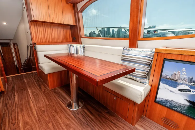 Slide: The Image of Hatteras 54 GT 2017 - 25