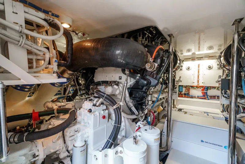 Slide: The Image of Hatteras 54 GT 2017 - 44