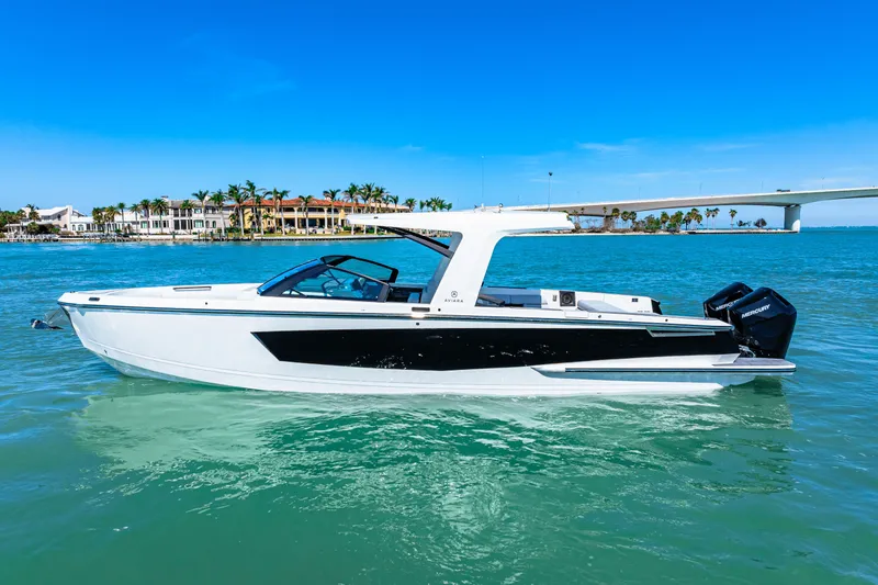 The Image of Aviara AV36 Outboard 2025 - 0