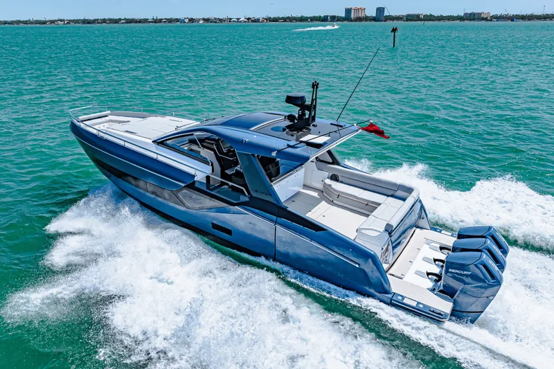 Slide: The Image of Azimut Verve 48 2025 - 15