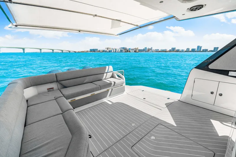 Slide: The Image of Azimut Verve 48 2025 - 25