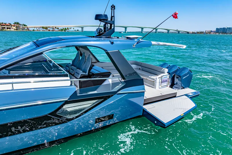 Slide: The Image of Azimut Verve 48 2025 - 4