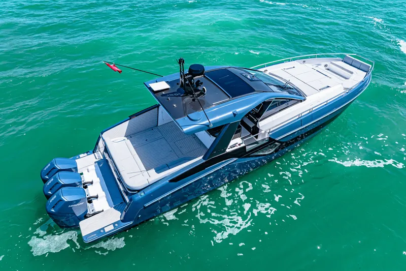 Slide: The Image of Azimut Verve 48 2025 - 42