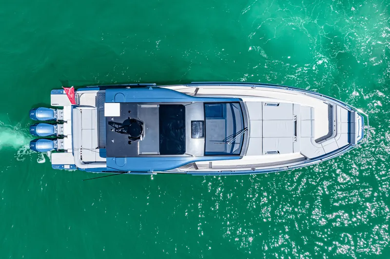 Slide: The Image of Azimut Verve 48 2025 - 44