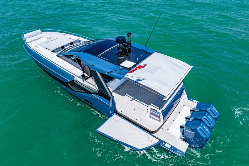 Slide: The Image of Azimut Verve 48 2025 - 5