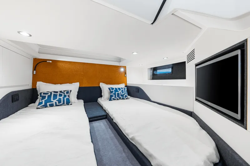 Slide: The Image of Azimut Verve 48 2025 - 50