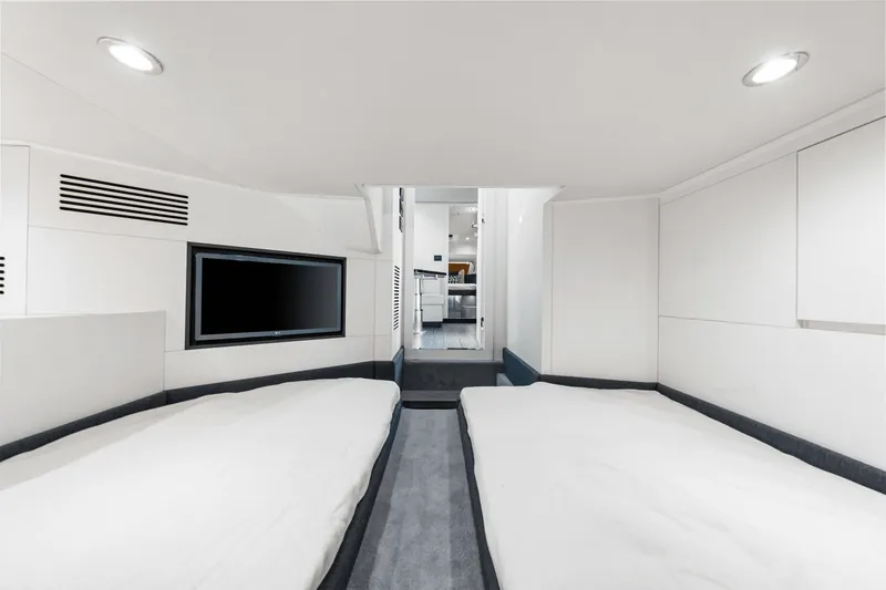 Slide: The Image of Azimut Verve 48 2025 - 51