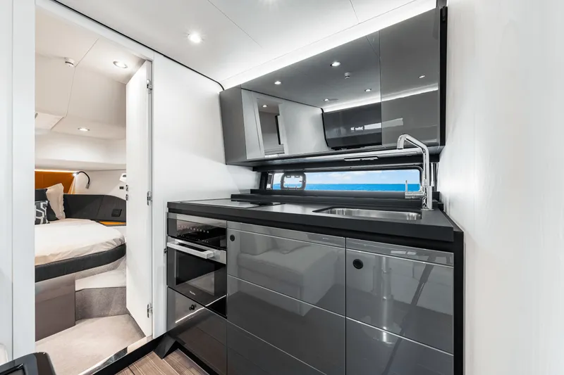 Slide: The Image of Azimut Verve 48 2025 - 61