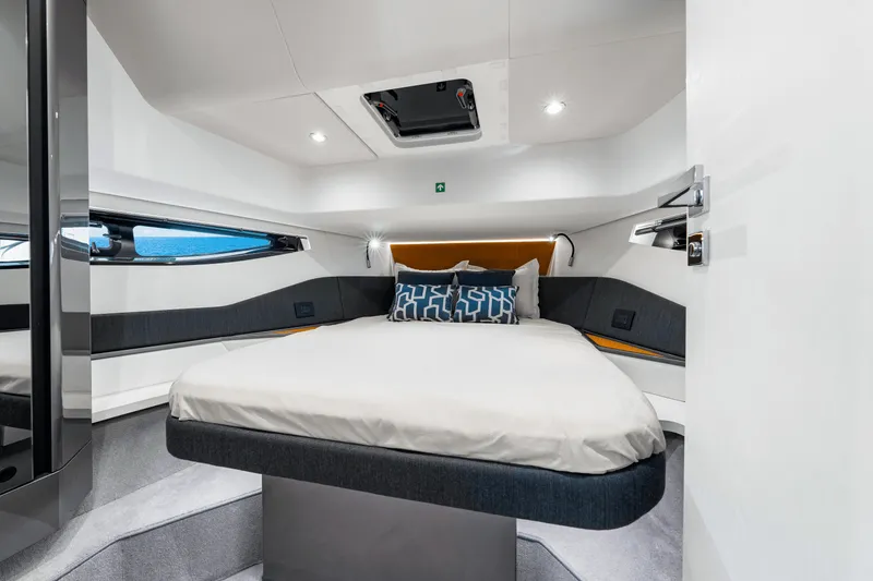 Slide: The Image of Azimut Verve 48 2025 - 63