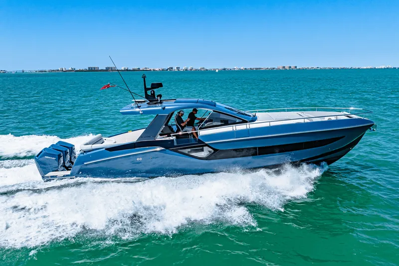 Slide: The Image of Azimut Verve 48 2025 - 7