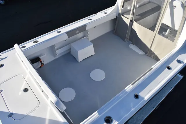 Slide: The Image of Steiger Craft 255 Miami 2026 - 13