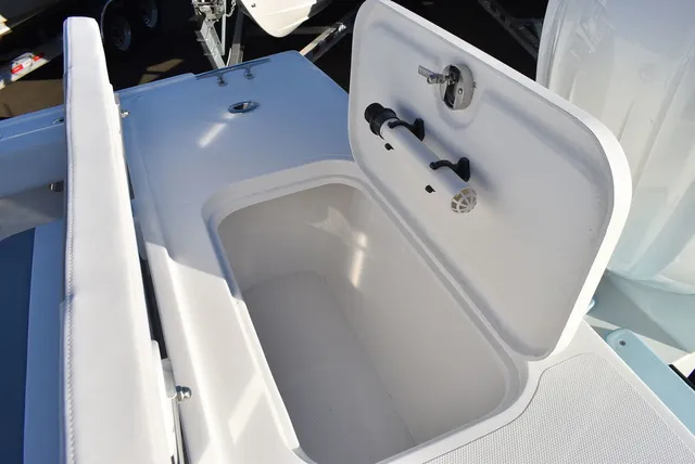 Slide: The Image of Steiger Craft 255 Miami 2026 - 24
