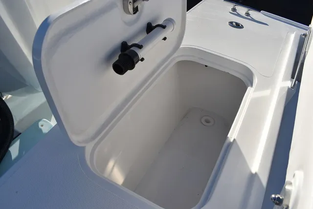 Slide: The Image of Steiger Craft 255 Miami 2026 - 25