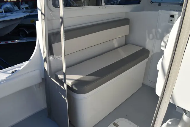 Slide: The Image of Steiger Craft 255 Miami 2026 - 33