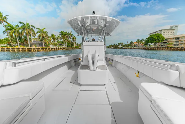 Slide: The Image of Contender 39ST CUSTOM BUILD 39' 2026 - 12