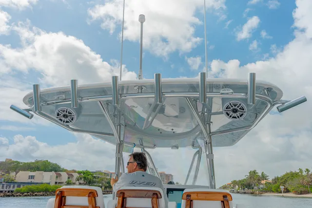 Slide: The Image of Contender 39ST CUSTOM BUILD 39' 2026 - 18