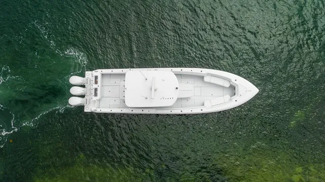 Slide: The Image of Contender 39ST CUSTOM BUILD 39' 2026 - 8