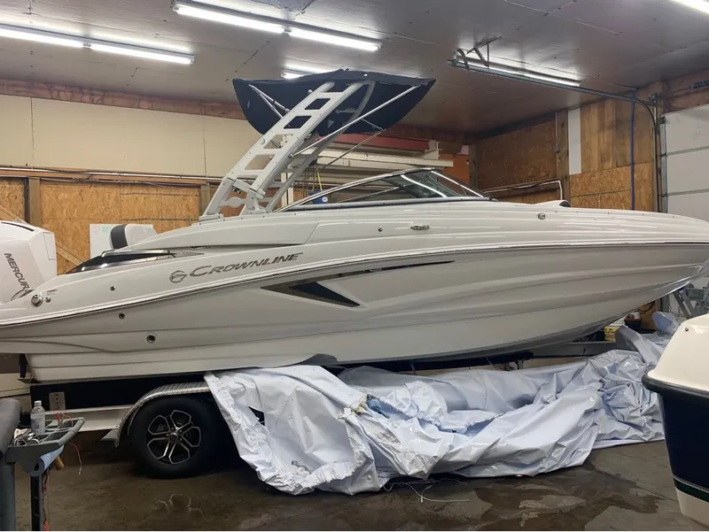 Slide: The Image of Crownline Boats E260 XS 2024 - 1