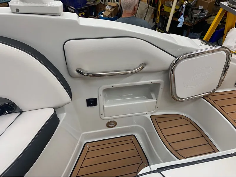 Slide: The Image of Crownline Boats E260 XS 2024 - 6