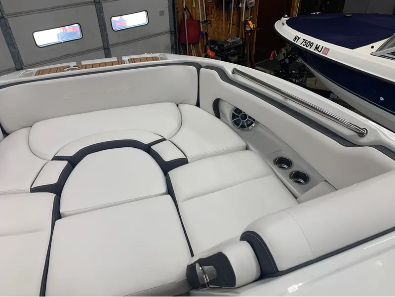 Slide: The Image of Crownline Boats E260 XS 2024 - 27