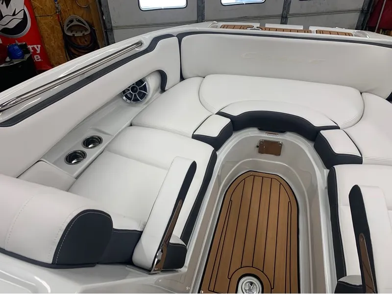 Slide: The Image of Crownline Boats E260 XS 2024 - 8