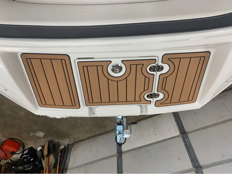 Slide: The Image of Crownline Boats E260 XS 2024 - 11