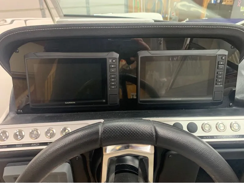 Slide: The Image of Crownline Boats E260 XS 2024 - 18