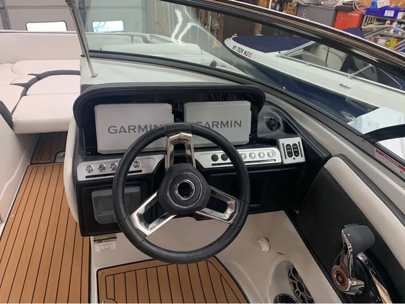 Slide: The Image of Crownline Boats E260 XS 2024 - 19