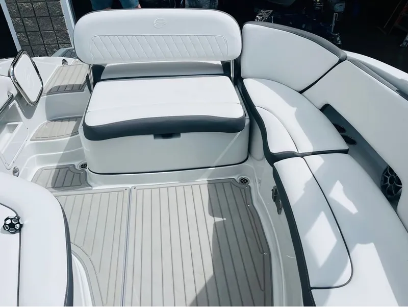 Slide: The Image of Crownline Boats E275 2024 - 4