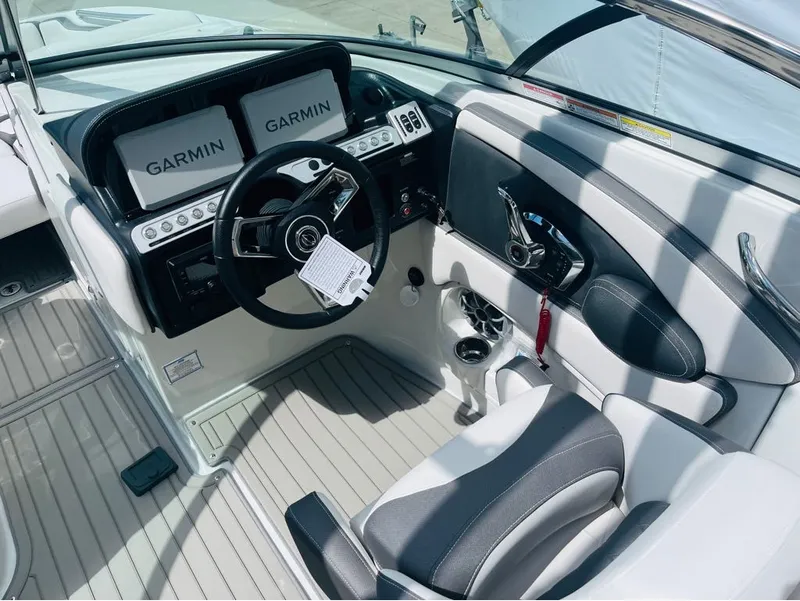 Slide: The Image of Crownline Boats E275 2024 - 3