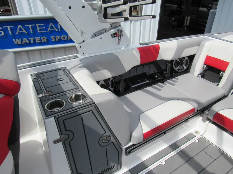 Slide: The Image of Malibu 24 MXZ 2021 - 17
