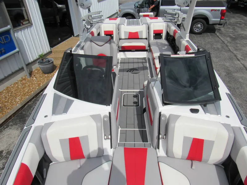 Slide: The Image of Malibu 24 MXZ 2021 - 18