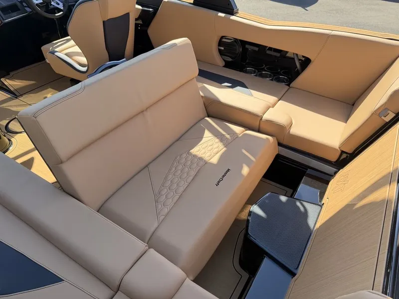 Slide: The Image of MasterCraft NXT22 2027 - 6