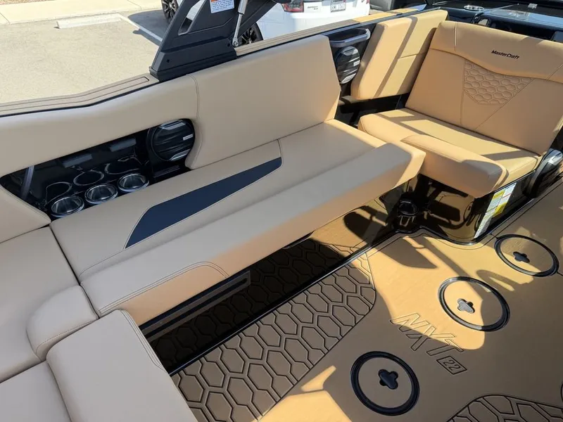 Slide: The Image of MasterCraft NXT22 2027 - 8