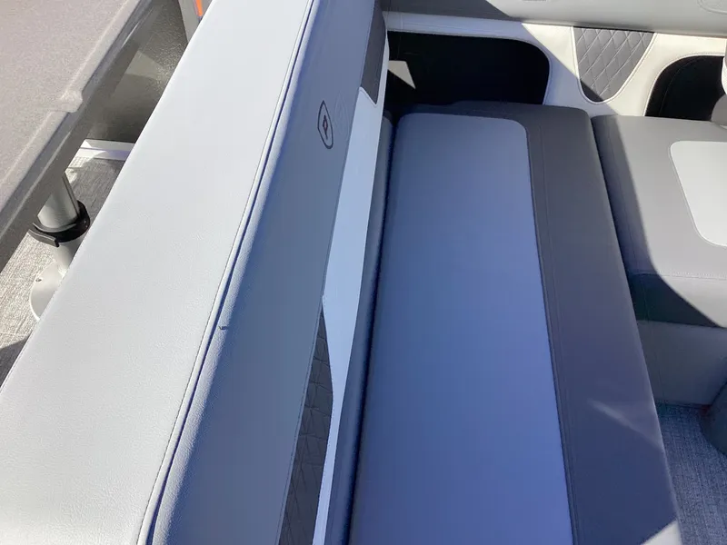 Slide: The Image of Premier 230 Solaris RS - CL 2027 - 16