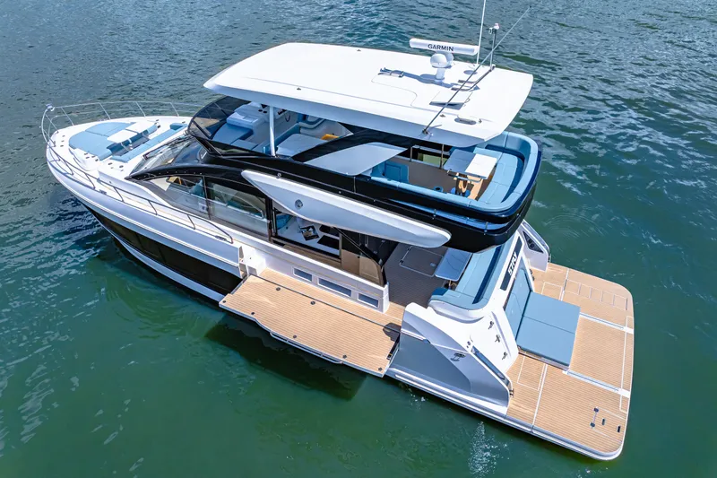 Slide: The Image of Cruisers Yachts 57 Fly 2025 - 17