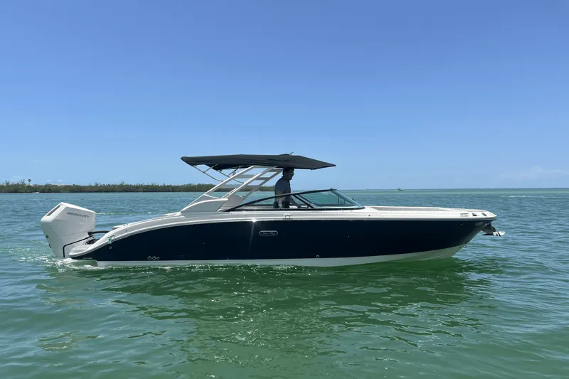 The Image of Sea Ray SDX 270 Outboard 2025 - 0