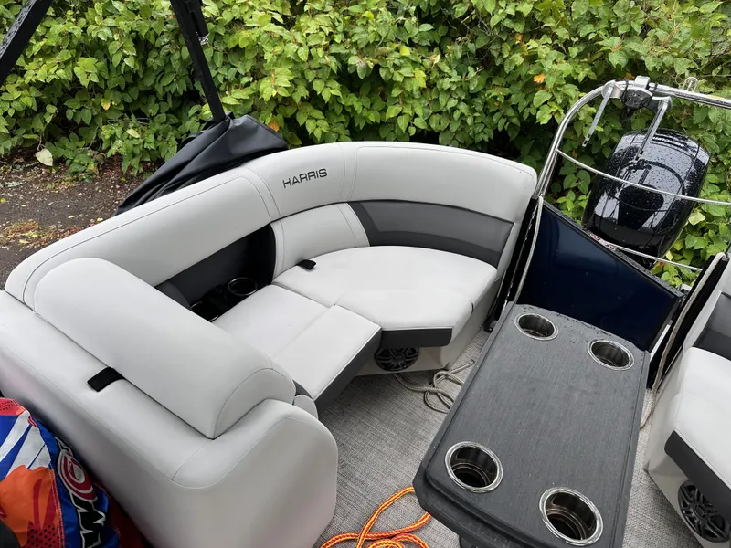 Slide: The Image of Harris Cruiser 230 2023 - 5