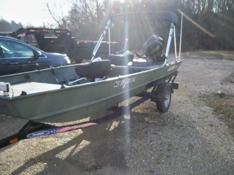 Slide: The Image of Alumacraft Angler 2020 - 6