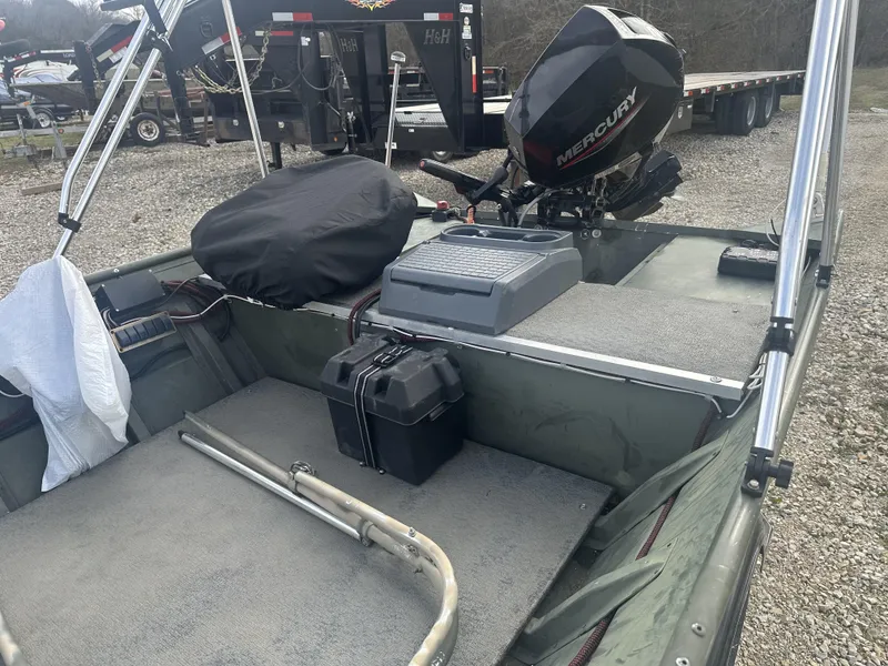 Slide: The Image of Alumacraft Angler 2020 - 4
