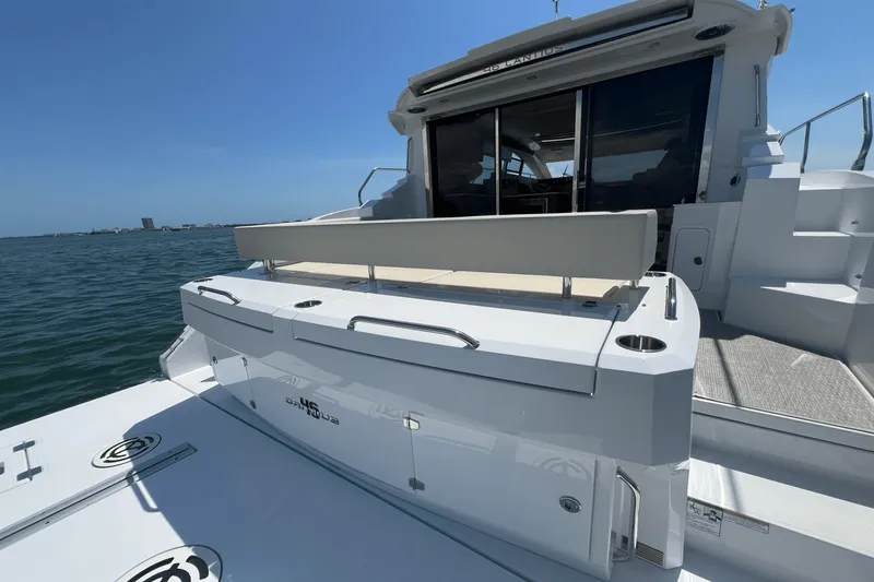 Slide: The Image of Cruisers Yachts 46 Cantius 2025 - 12