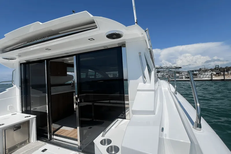 Slide: The Image of Cruisers Yachts 46 Cantius 2025 - 20