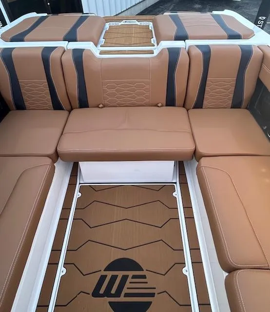 Slide: The Image of Malibu Wakesetter 22MXZ 2025 - 17