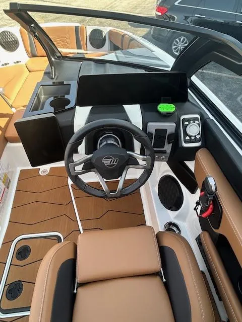 Slide: The Image of Malibu Wakesetter 22MXZ 2025 - 20