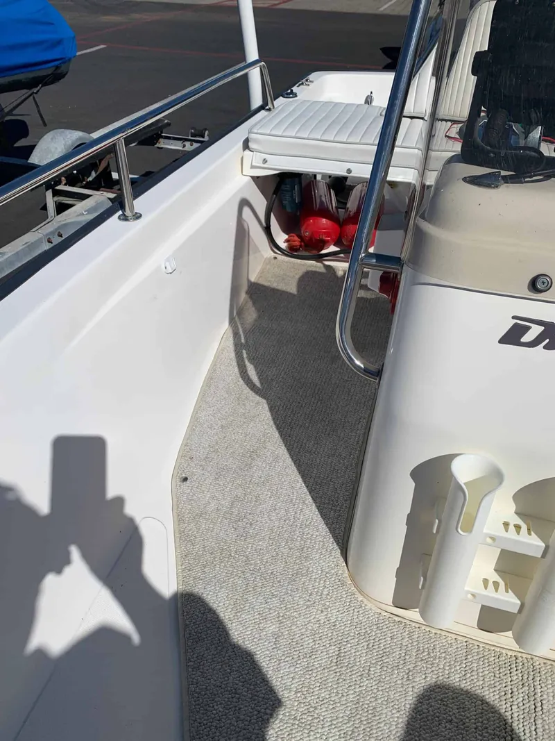 Slide: The Image of Boston Whaler DAUNTLESS 1998 - 4