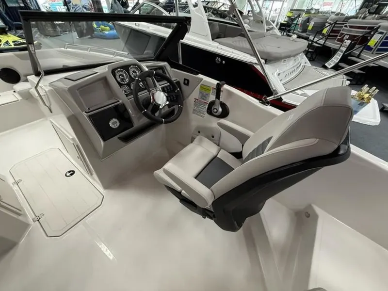 Slide: The Image of Starcraft Marine SVX 210 IO 2025 - 13