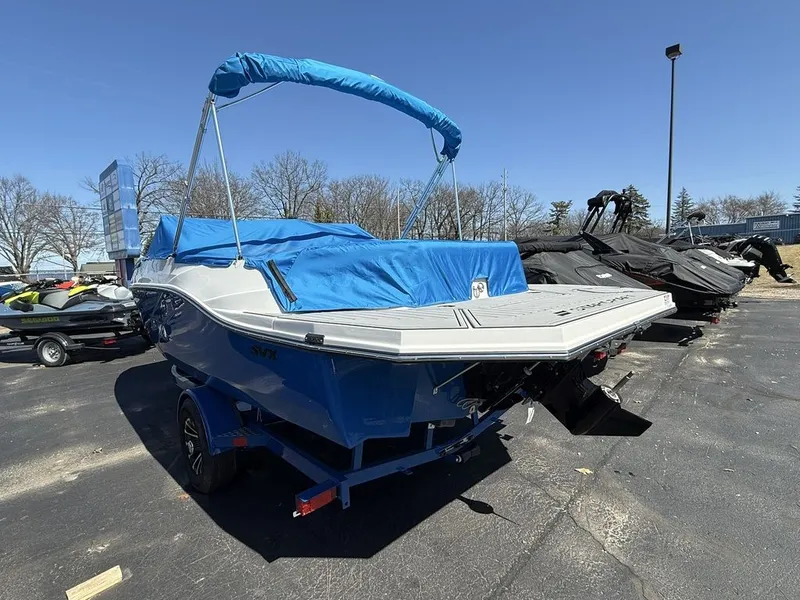 Slide: The Image of Starcraft Marine SVX 210 IO 2025 - 2