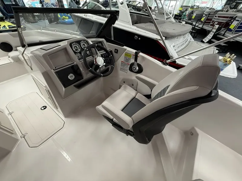 Slide: The Image of Starcraft Marine SVX 210 IO 2025 - 11