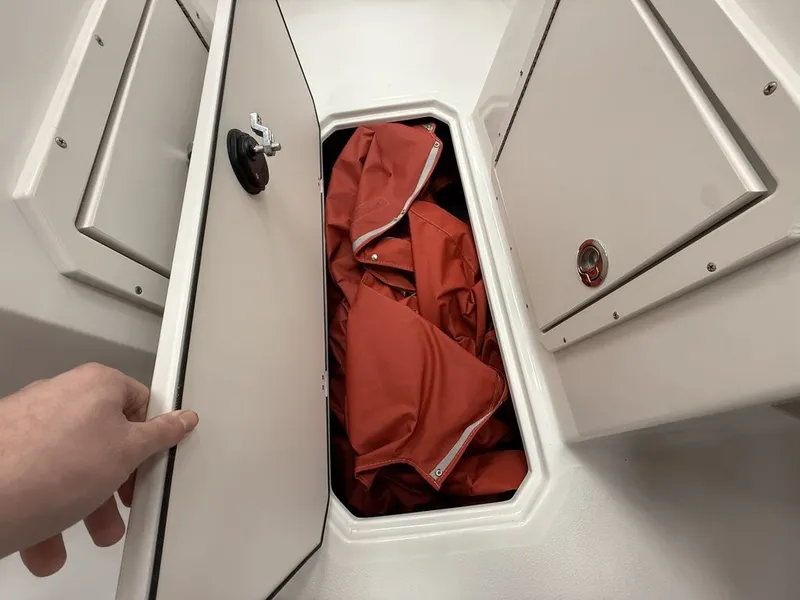 Slide: The Image of Starcraft Marine SVX 210 IO 2025 - 15