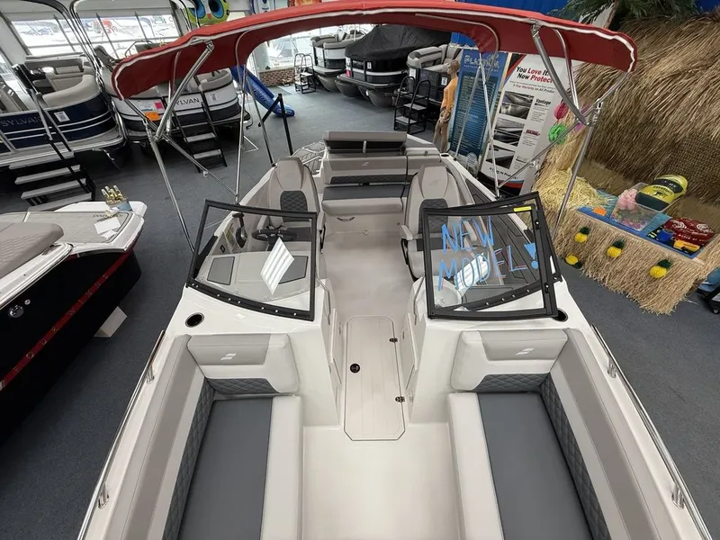 Slide: The Image of Starcraft Marine SVX 210 IO 2025 - 16